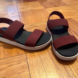 KEEN Elle backstrap casual platform open toe women’s size 9.5